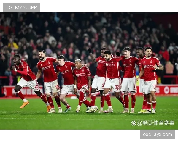 拜仁防线问题持续暴露,对球队赛季稳定性形成制约 拜仁防线问题持续暴露,对球队赛季稳定性形成制约