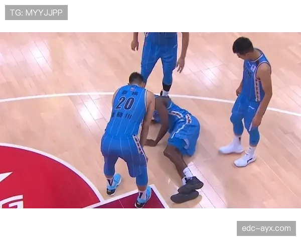 故意肘击判罚为何经常被裁判漏判？规则全解析