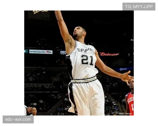 邓肯内线防守对比诺维茨基，篮板控制提升球队稳定性