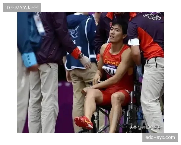 刘翔训练完直接穿拖鞋，旁边队友都看懵了，冠军气场和生活落差太大了